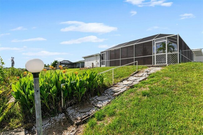 Building Photo - 6422 Fabian Rd