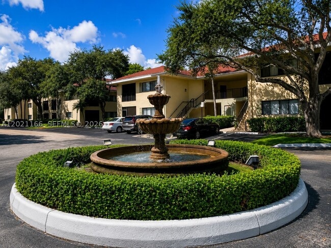 Building Photo - 2550 SW 18th Terrace