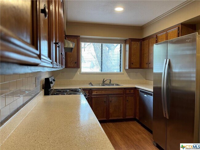 Building Photo - 105 Blanco St