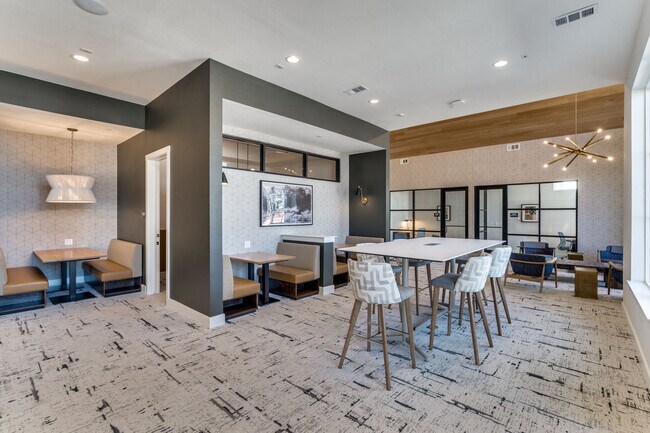 Foto del edificio - Lenox Woods