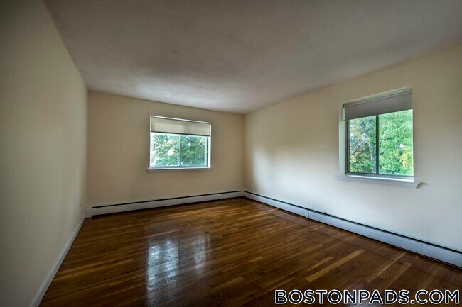 Building Photo - 83 Gardner St