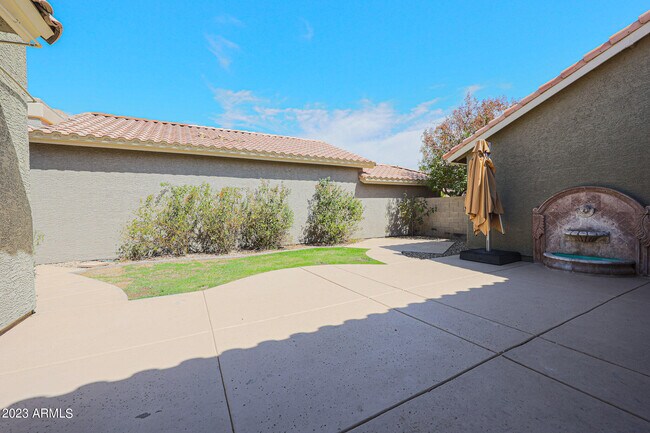 Building Photo - 9262 E Windrose Dr