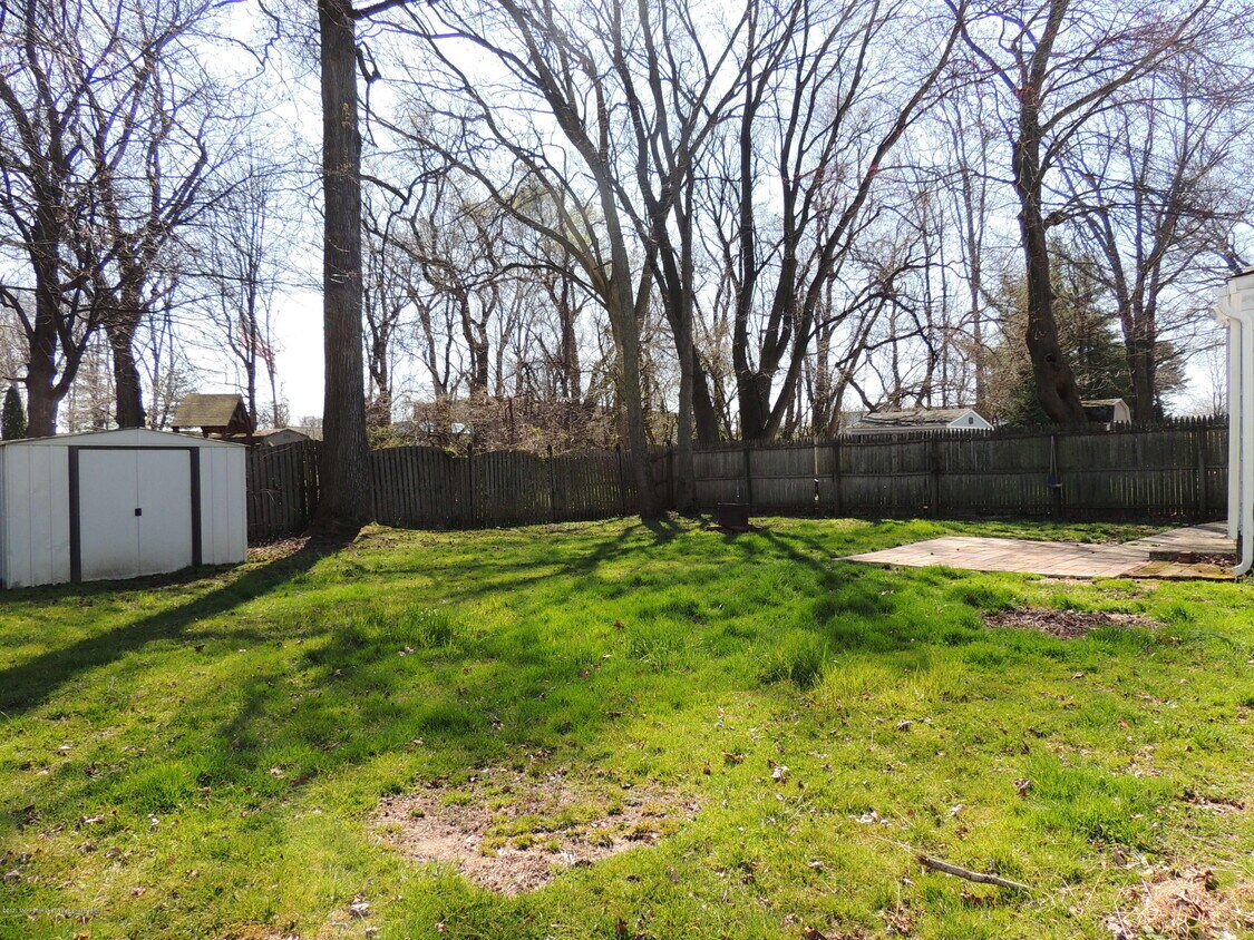 10 Ann Ct, Hazlet, NJ 07730 Townhome Rentals in Hazlet NJ