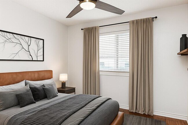 Foto del edificio - 2401 Manor Rd