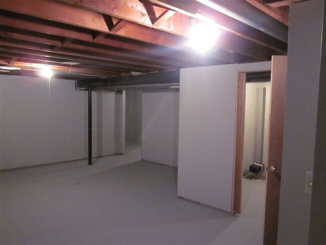 Building Photo - 35619 Seville St
