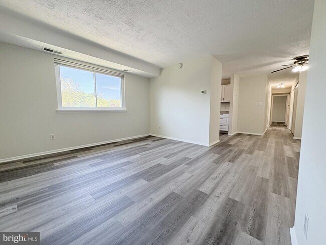 Foto del edificio - 11905 Tarragon Rd