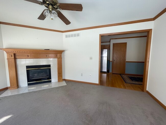 Building Photo - 33523 Roselawn St