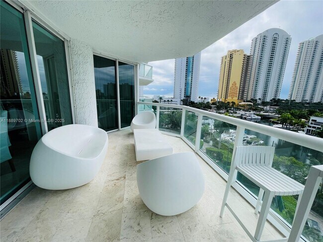 Foto del edificio - 16400 Collins Ave