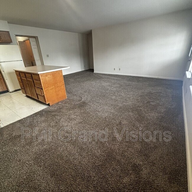 Foto del edificio - 1306 Arthur Ave