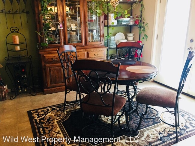 Building Photo - 3 br, 2.5 bath House - 795 SW Hodia Loop