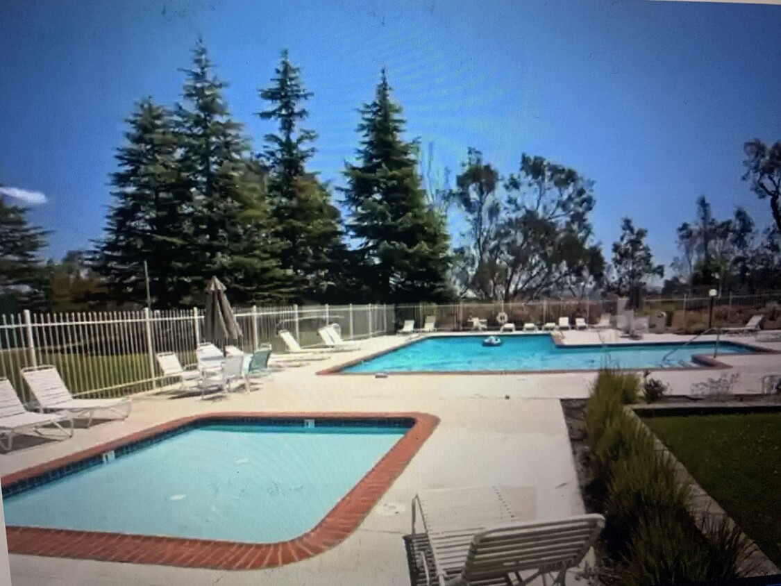 Primary Photo - 16 Coleridge Dr