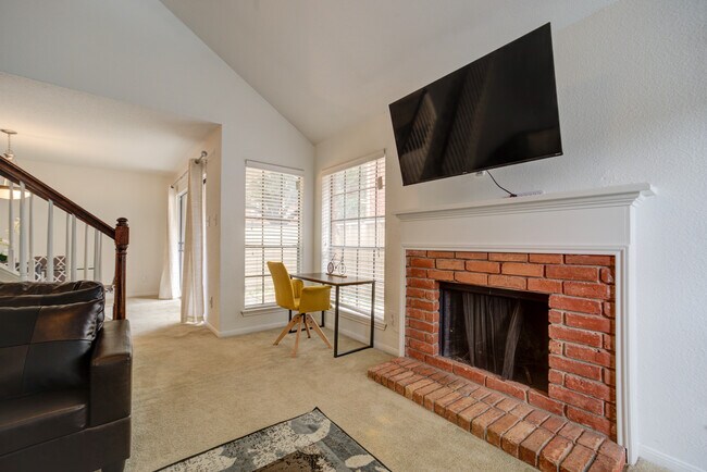 Foto del edificio - 2211 S Kirkwood Rd