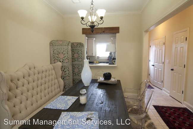 Foto del edificio - 2206 Anderson Rd