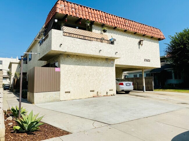Foto del edificio - 12621 Caswell Ave
