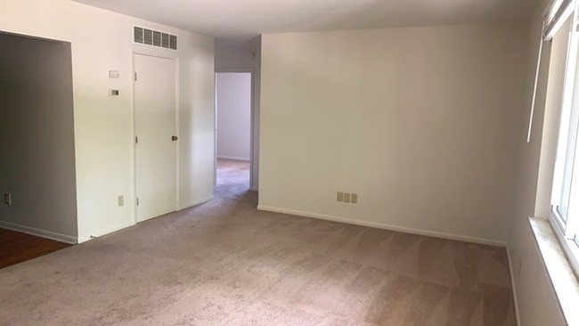 Foto del edificio - 7835 N Main St
