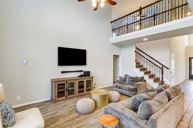 Foto del edificio - 29019 Crystal Rose Ln