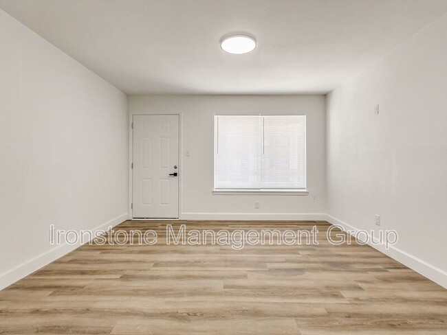 Foto del edificio - 4513 E 31st St