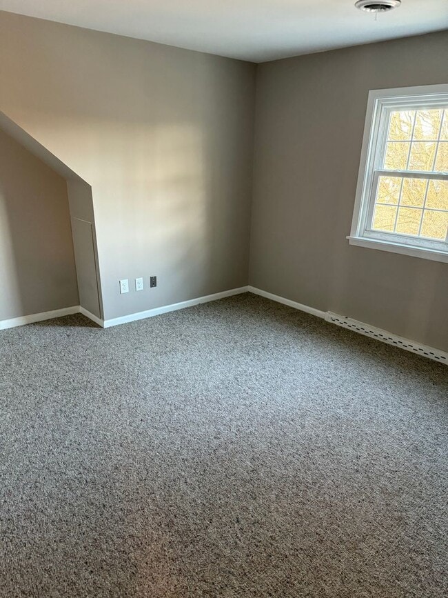 Foto del edificio - Second Floor Apartment