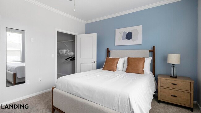 Foto del edificio - 14807 Woodland Hills Dr