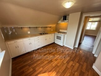 Building Photo - 12114-12102 102 St NW