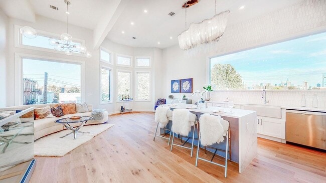 Building Photo - 227 Dodd St