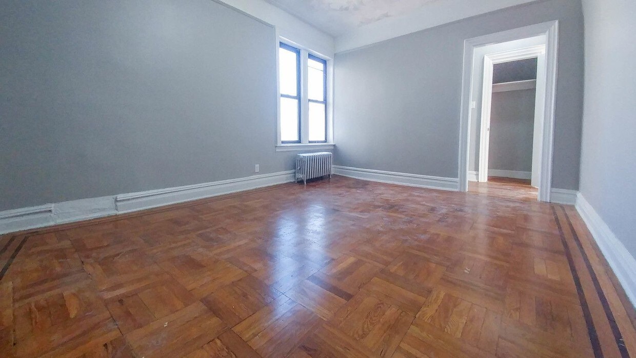 Foto principal - 471 E 45th St