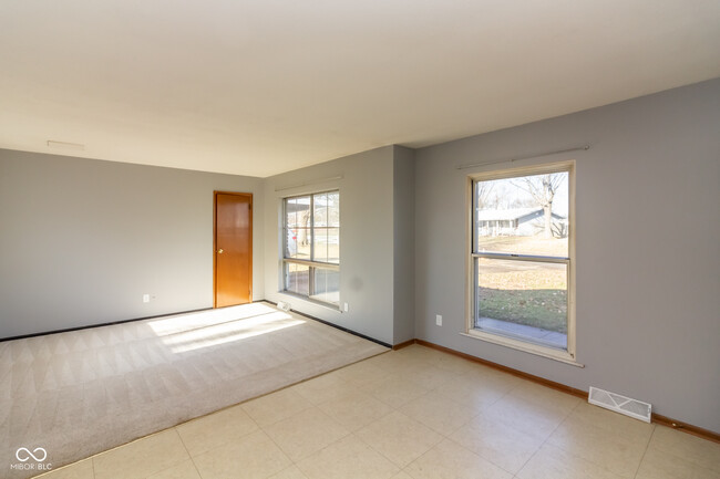 Building Photo - 511 Hollybrook Dr