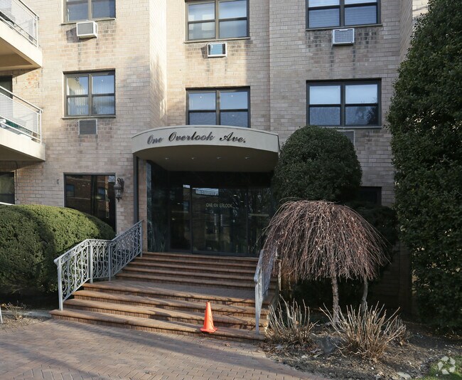 Building Photo - 1 Overlook Ave