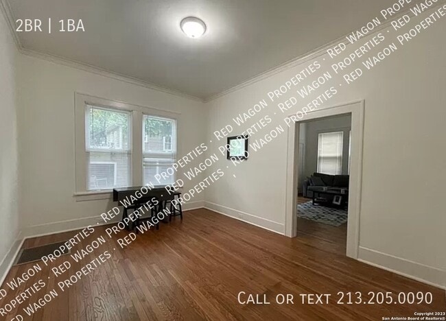 Foto del edificio - 415 W Mistletoe Ave