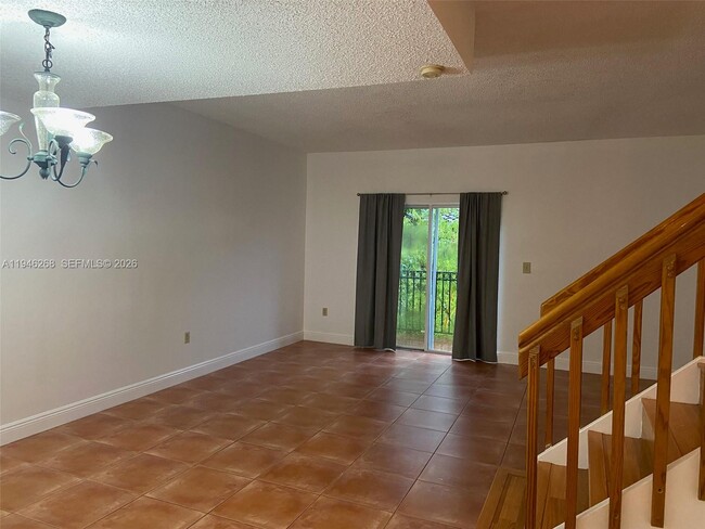 Foto del edificio - 10030 Hammocks Blvd