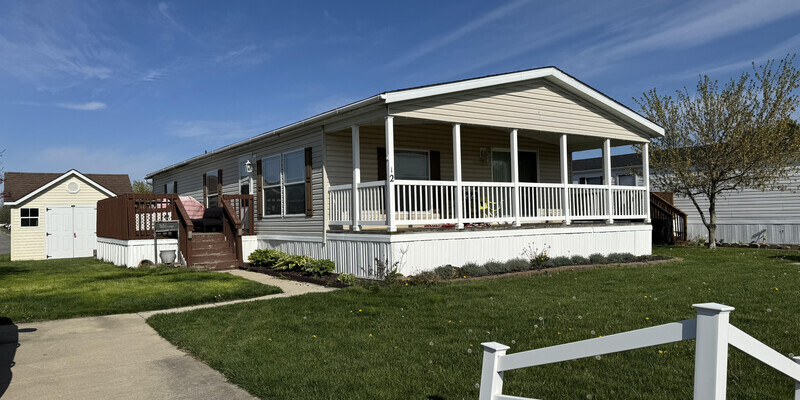 Primary Photo - Indian Lake Home