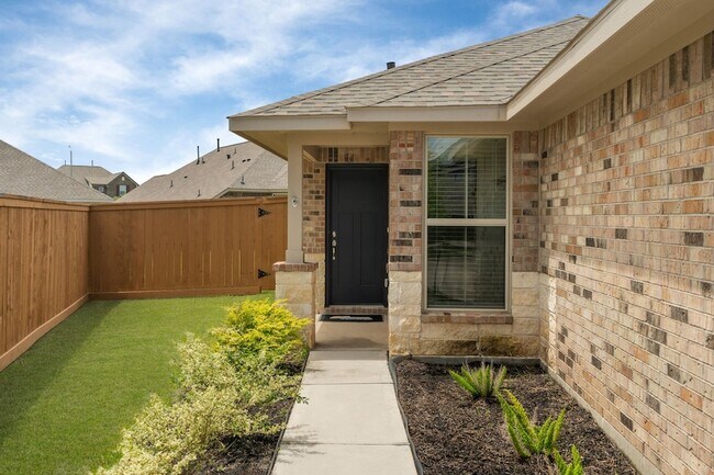 Foto del edificio - 413 Aurora Creek Ln