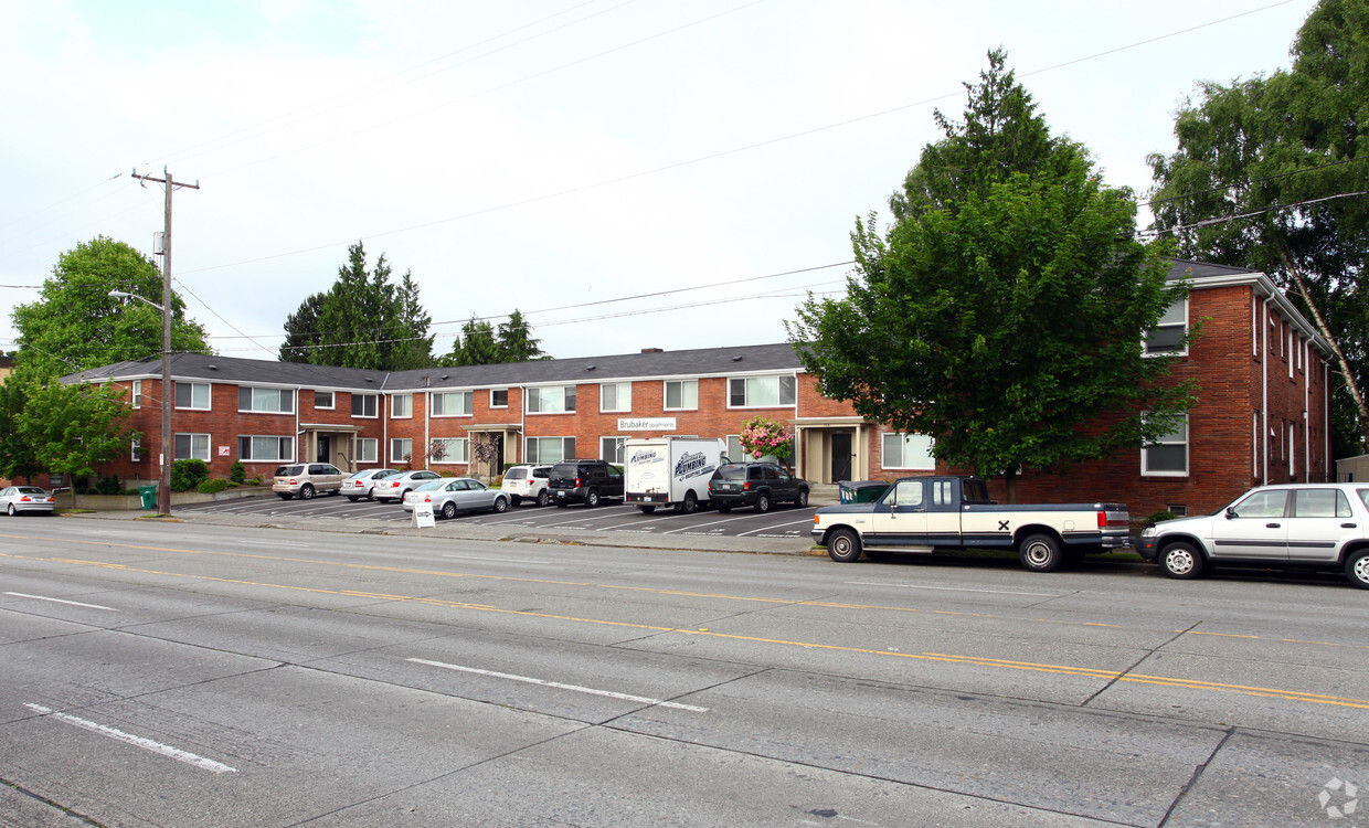 Primary Photo - Brubaker Apartments