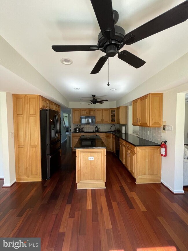 Building Photo - 28 Fairhaven Dr