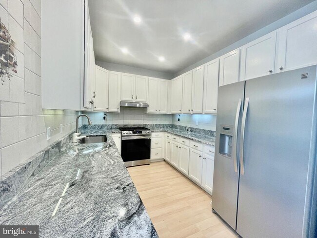 Foto del edificio - 1053 Chanticleer Dr