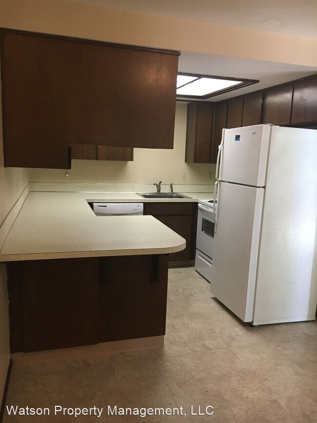 Building Photo - 2418 Main St