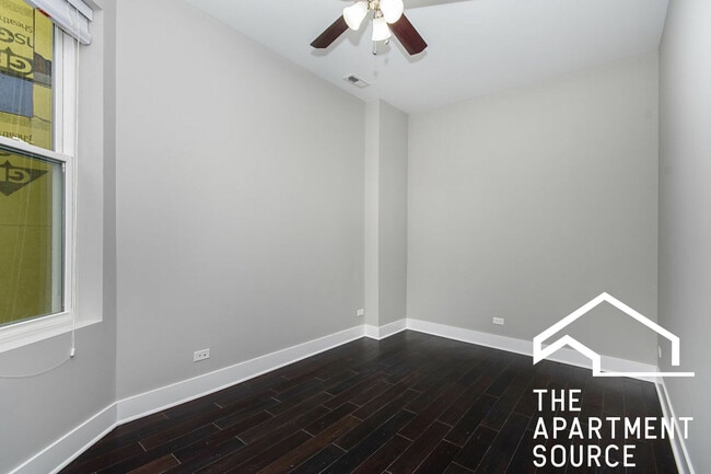 Building Photo - 836 N Milwaukee Ave