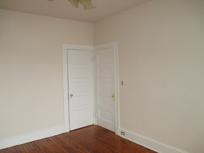 Foto del edificio - 1 Bedroom Apartment in Hampden