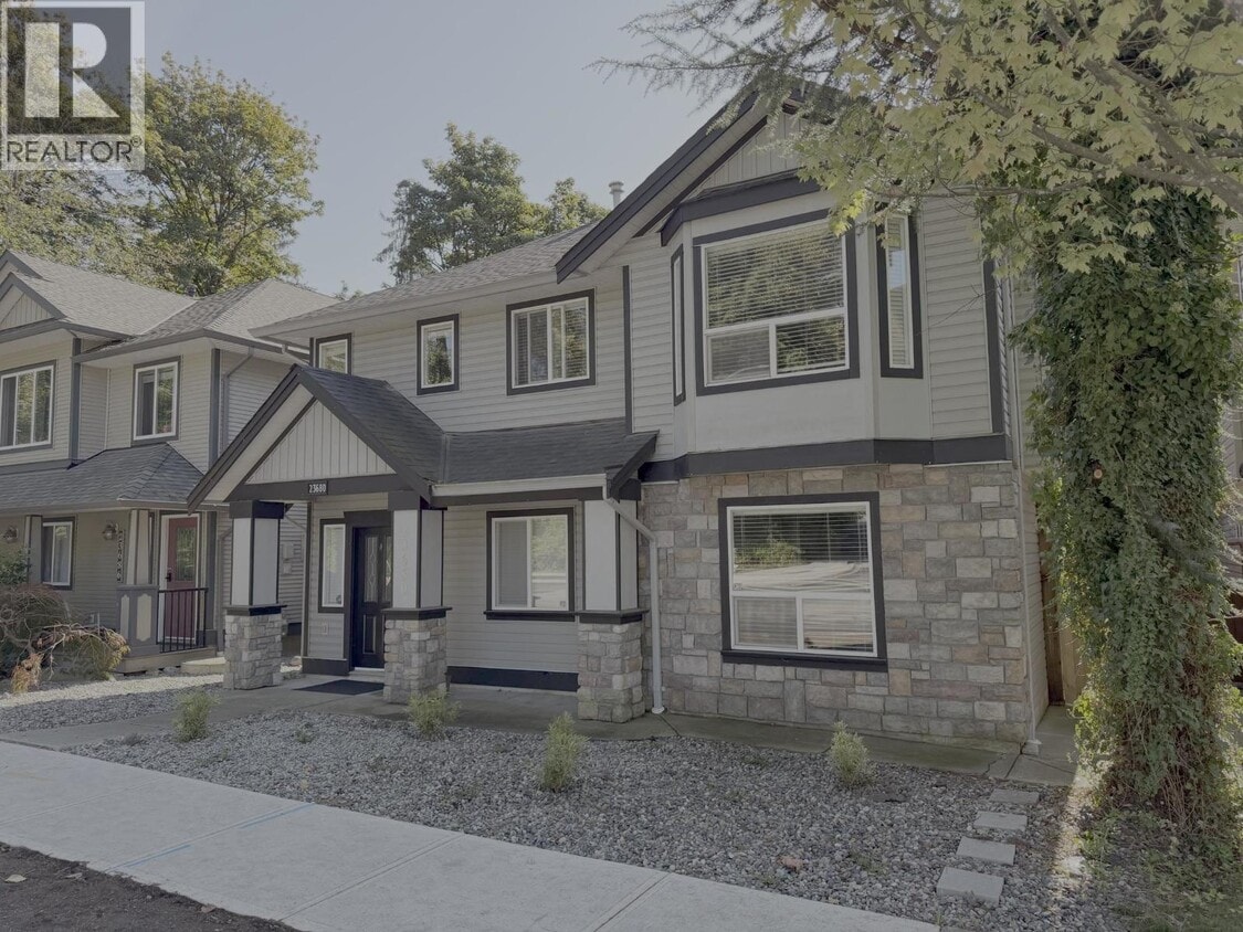 Primary Photo - 23680 Kanaka Wy