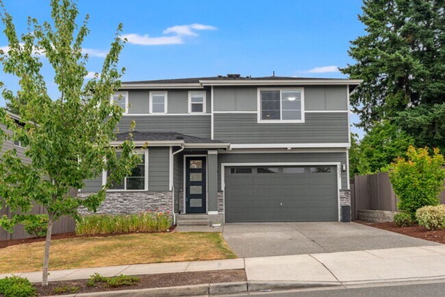 Building Photo - Listed For Rent