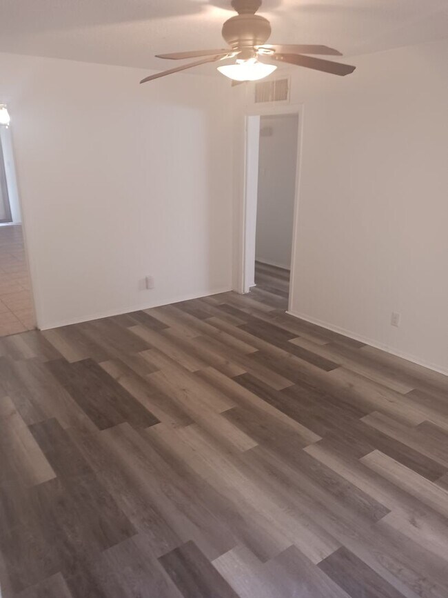 Building Photo - 282 Mockingbird Ln