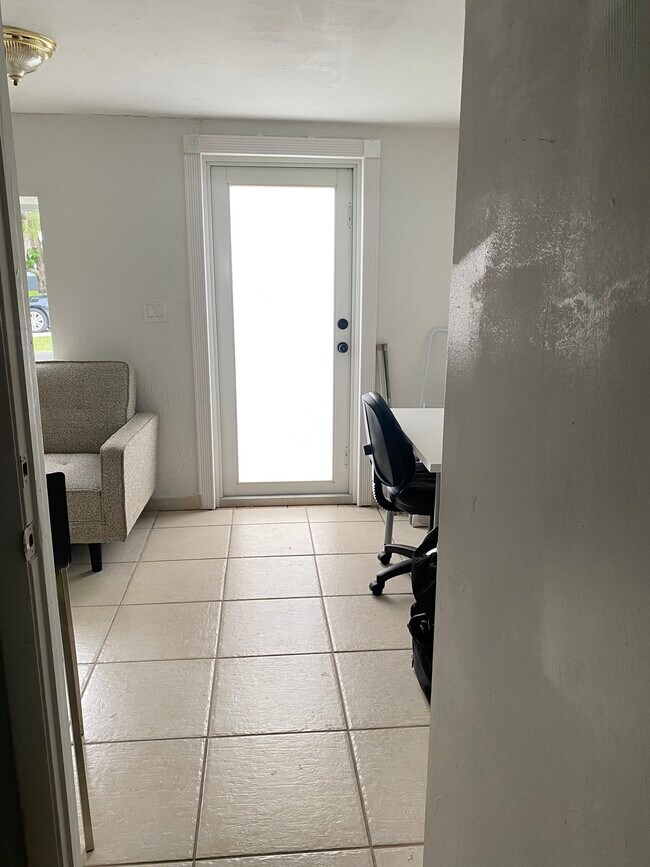 Foto del edificio - 1375 NW 84th Ter