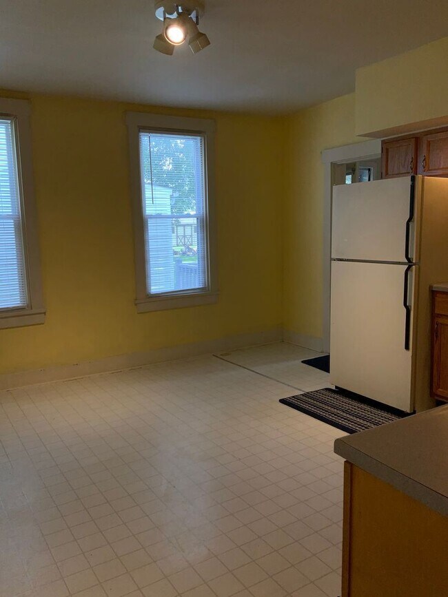 Building Photo - 3 br, 2 bath House - 150A BROAD ST