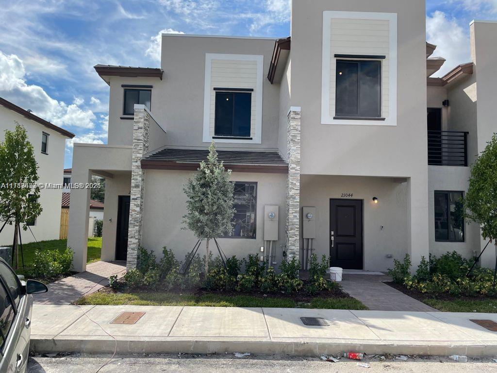Foto principal - 21038 NE 8th Ave