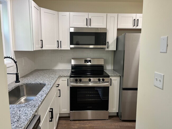 Foto del edificio - 3873 Fairmont Ave