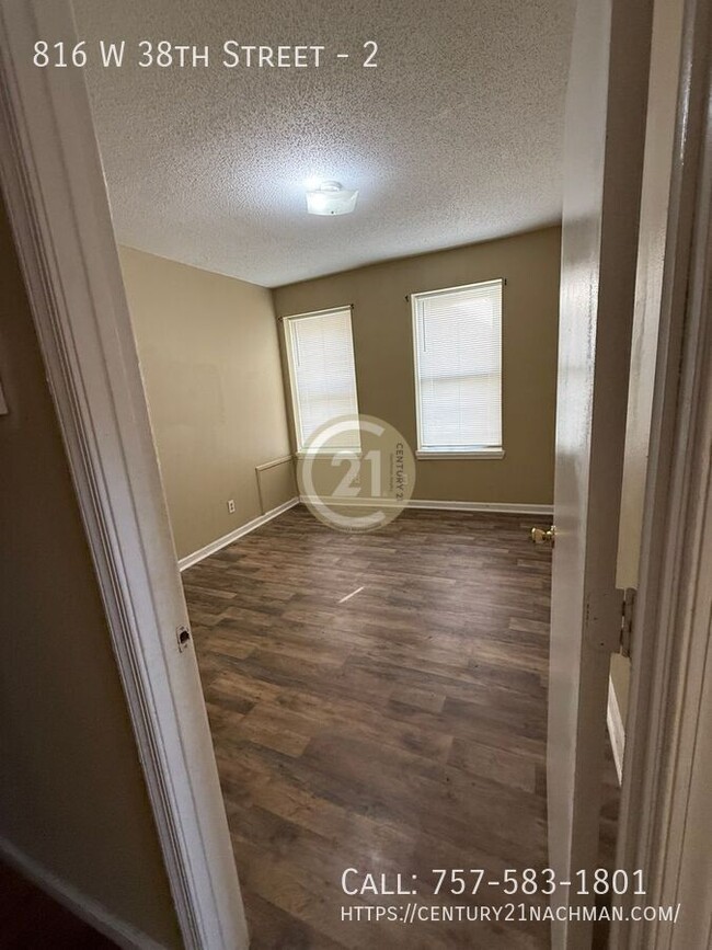 Building Photo - 816 W 38th St