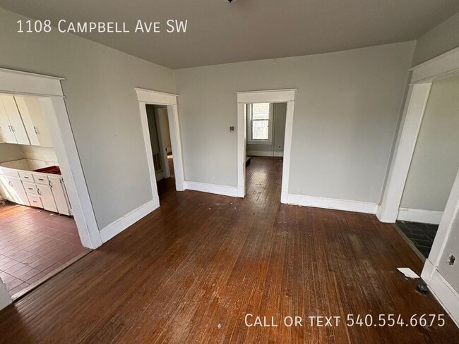 Building Photo - 1108 Campbell Ave SW