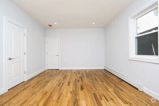 Building Photo - Royale at Highland Park