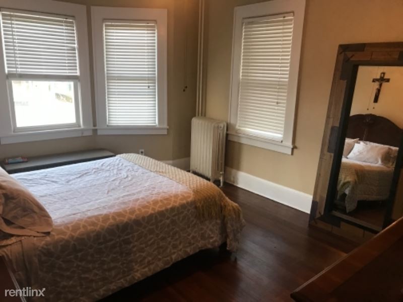 Primary Photo - 34 Davis Ave