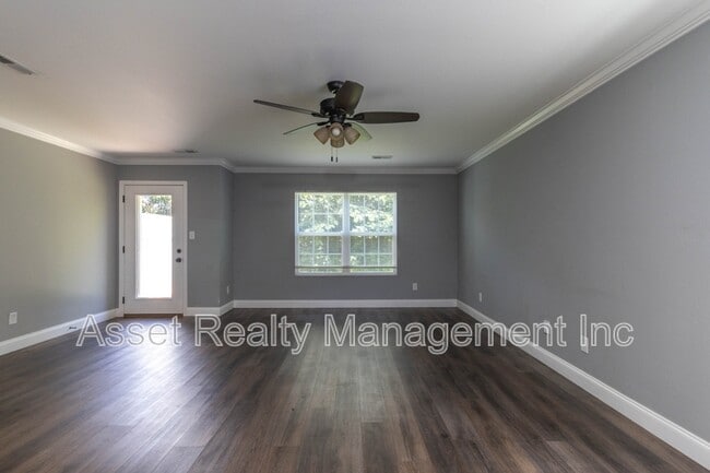Building Photo - 920 Warrior Hill Dr